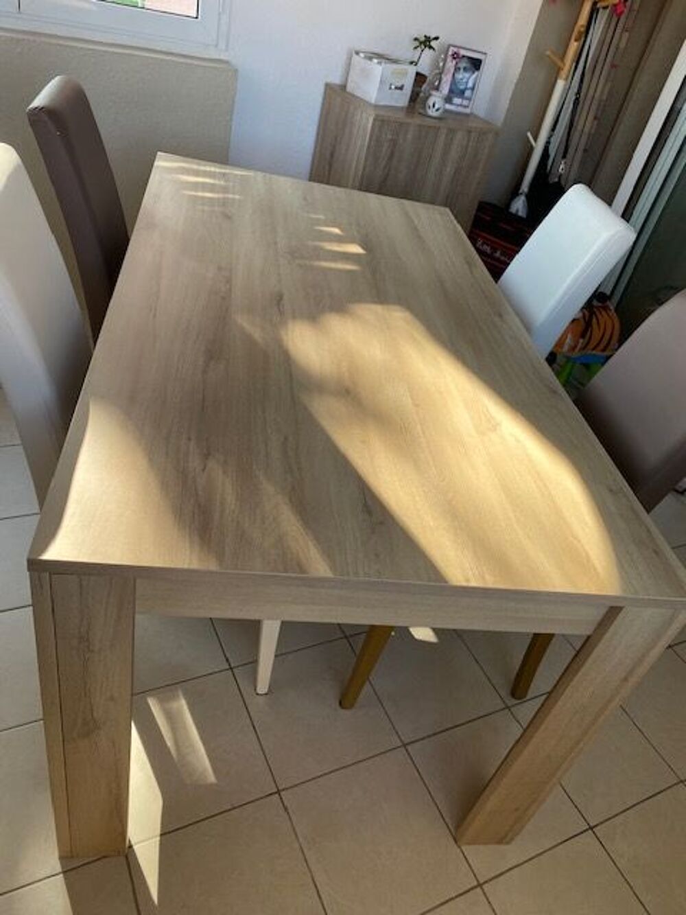 TABLE ET CHAISES SALLE A MANGER Meubles