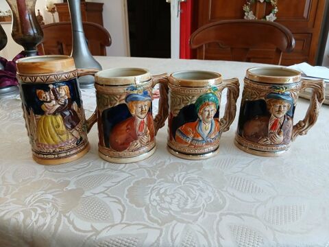  Quatre chopes vintage porcelaine figurines décorées N° 1459 5 Beaune (21)