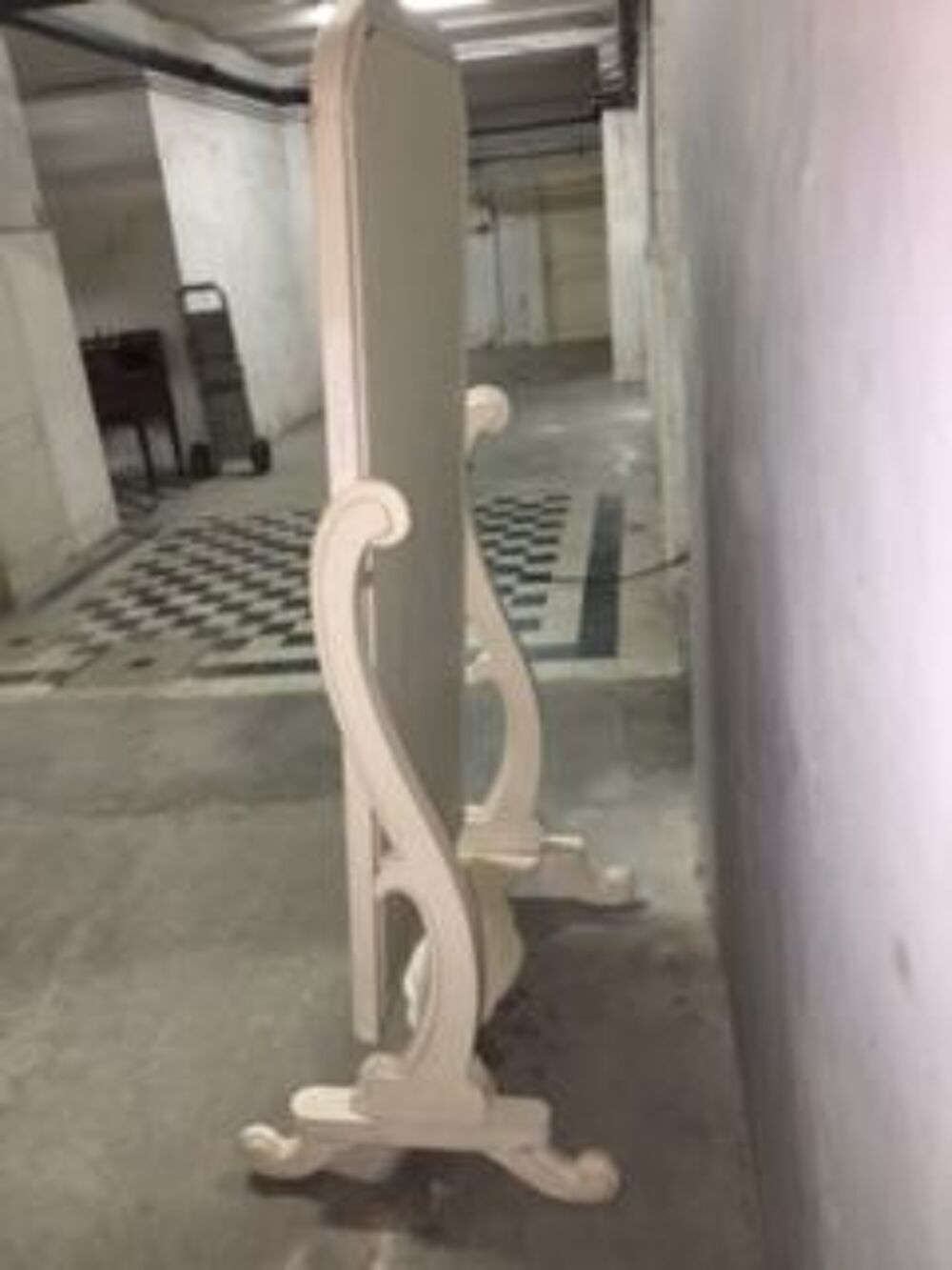 Miroir sur pied Meubles