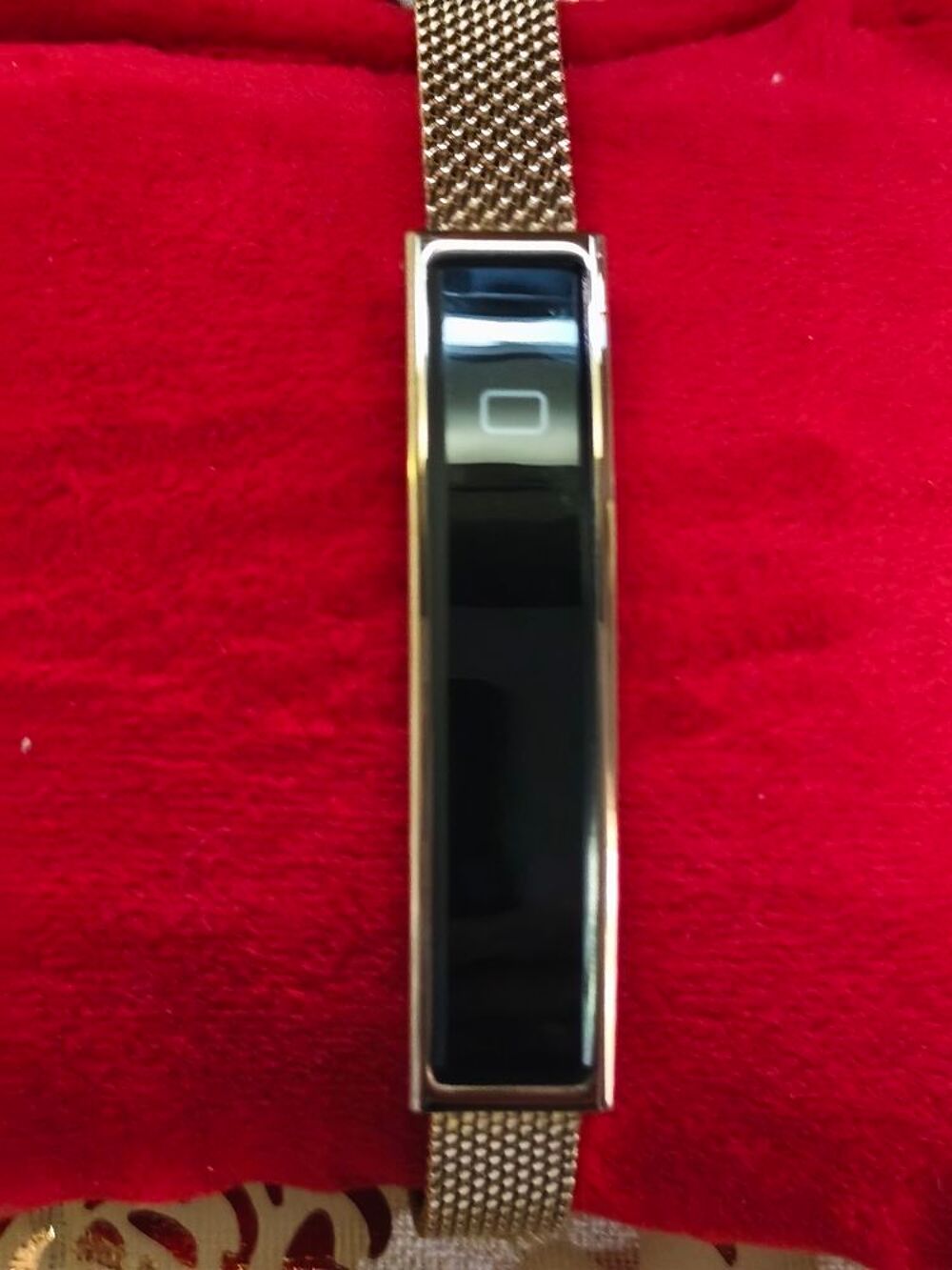 Petite montre connect&eacute;e marque eko Bijoux et montres