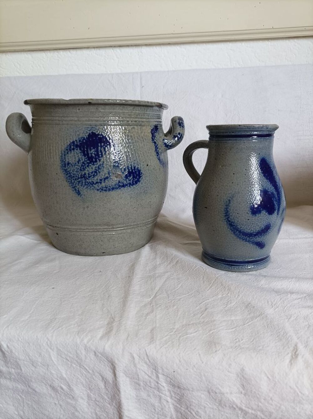 Pots en gr&egrave;s. Décoration