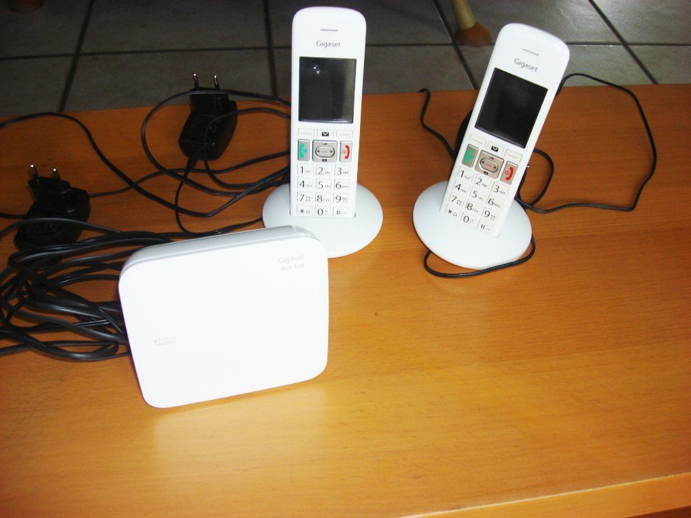 T&eacute;l&eacute;phone DUO base s&eacute;par&eacute;e GIGASET Téléphones et tablettes