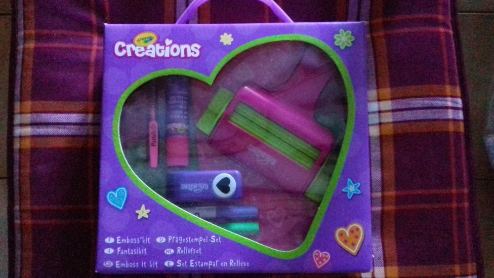 CREATIONS.
Jeu &eacute;ducatif pour cr&eacute;er des dessins sur papier
Jeux / jouets