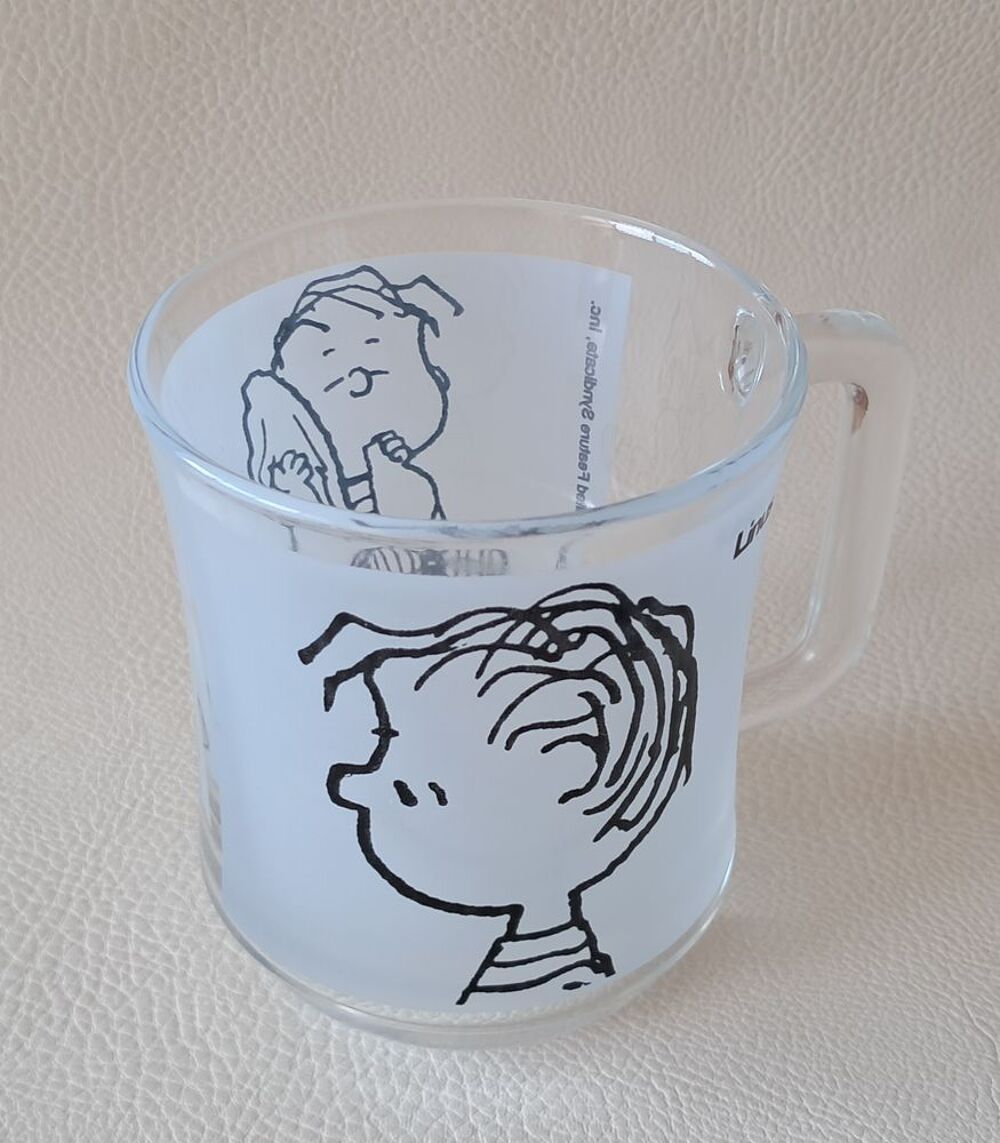 tasse mug snoopy linus en verre transparent et et opacifi&eacute; 
