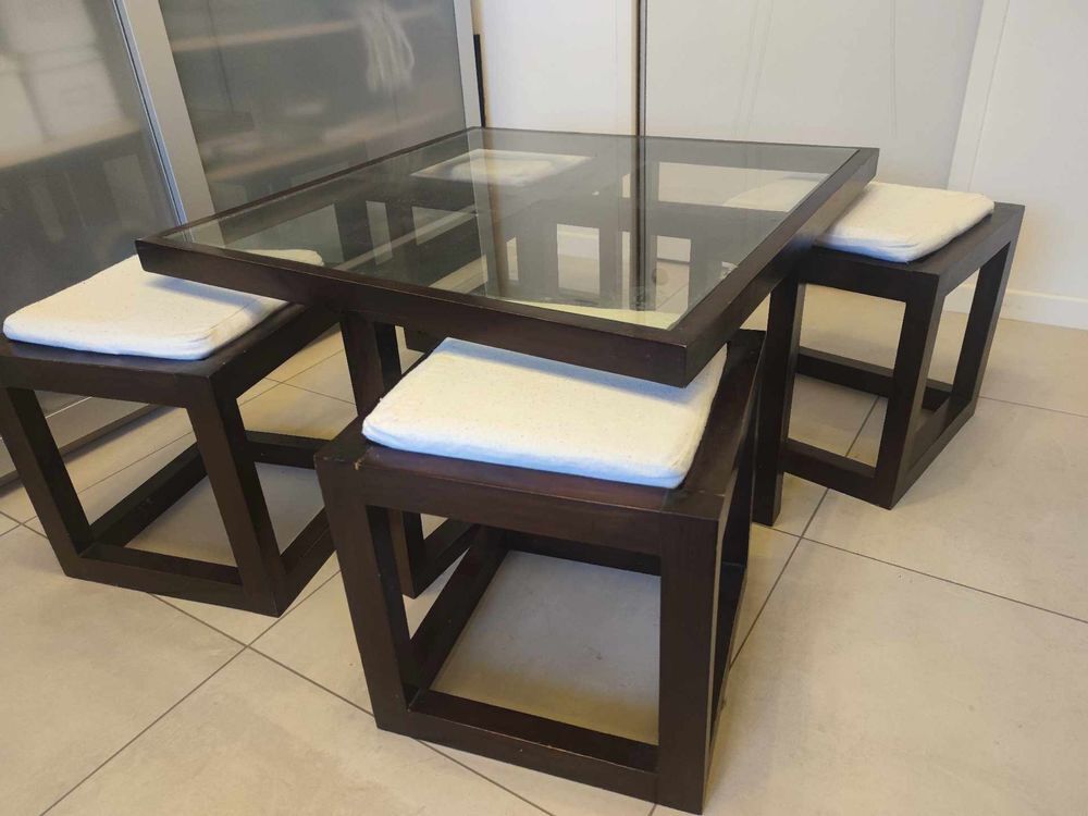 TABLE BASSE avec 4 tabourets encastrables Meubles