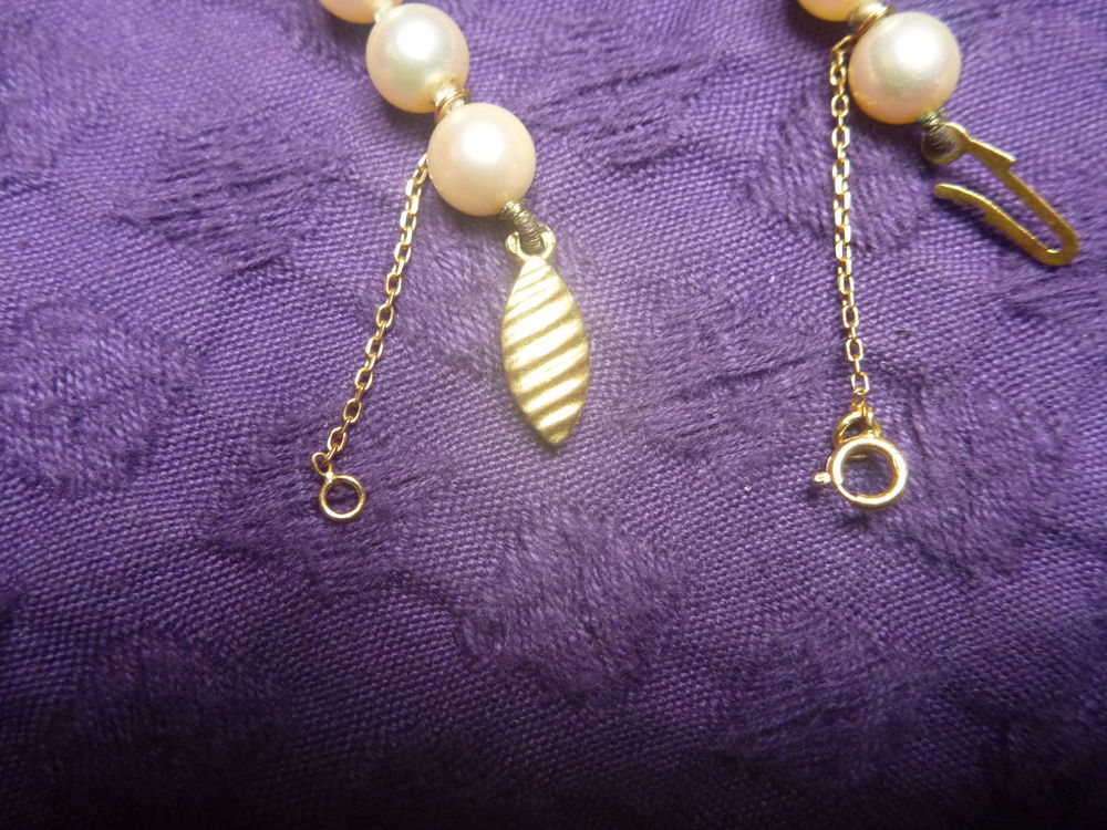 collier de perles Bijoux et montres