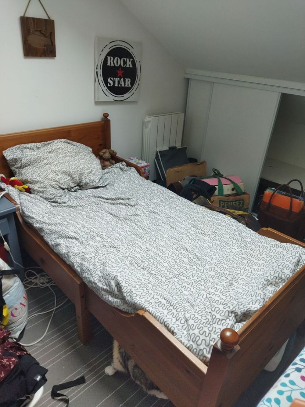 Lit pour enfant &eacute;volutif Ikea avec matelas et sommier Meubles