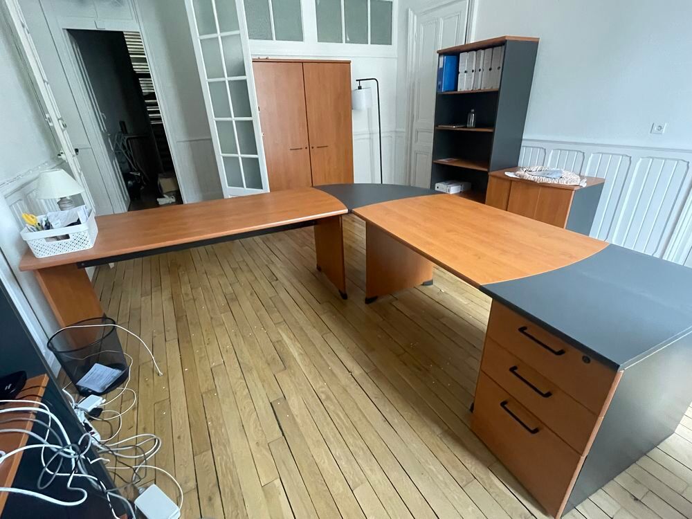 Mobilier de bureau complet quasiment neuf Meubles