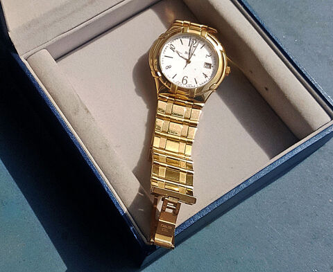 Montre plaqu� or marque Bulova avec certificat origine 
0 Marseille 8 (13)