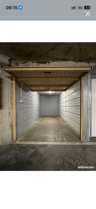  Parking / Garage � vendre 9 m� Hy�res