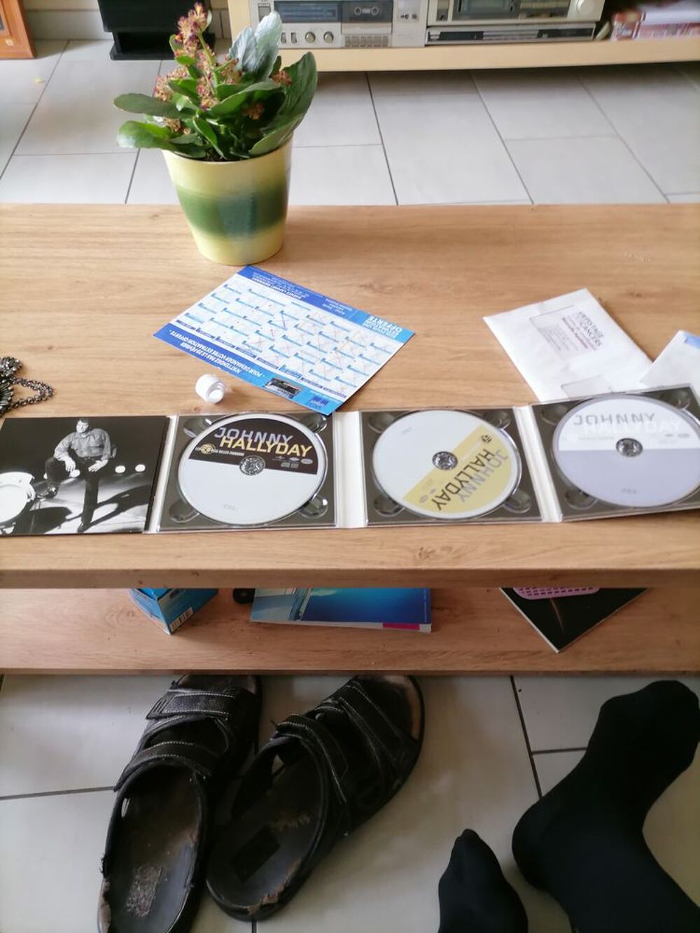 un album de 3 cd de johnny hallyday CD et vinyles