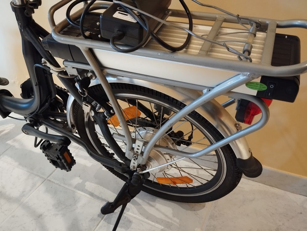 V&eacute;lo pliant &eacute;lectrique TBE Vélos