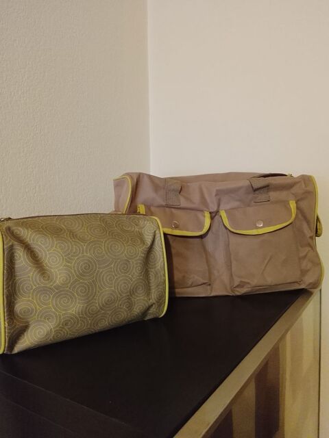 Lot sac de voyage trousse de toilette sac à linge 5 Toulon (83)