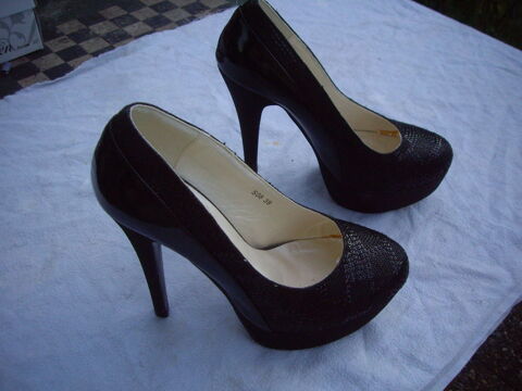 Escarpins Noir Brillant pt 39 talons 14 cm-neufs 18 Bouxwiller (67)