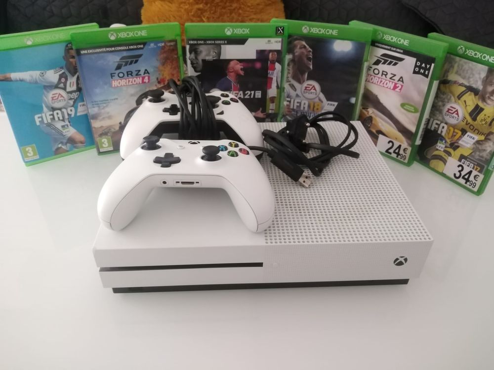 Xbox One S + 6 jeux + 2 manettes - Parfait &eacute;tat Consoles et jeux vidéos
