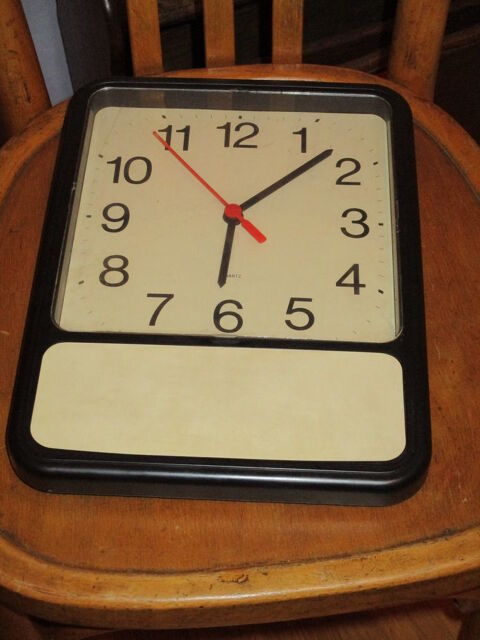 Horloge rectangulaire en état de fonctionnement 0 Mérignies (59)