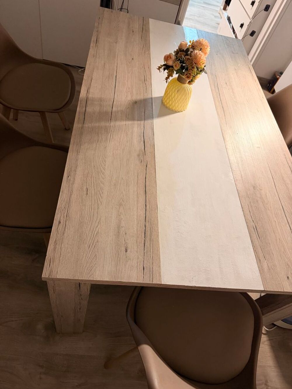 table &agrave; manger + 5 chaises Meubles