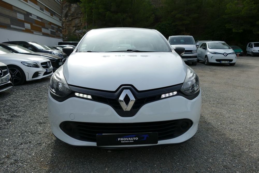 Clio IV CLIO IV SOCIETE DCI 90 ENERGY ECO2 AIR 82G 2015 occasion 13600 La Ciotat