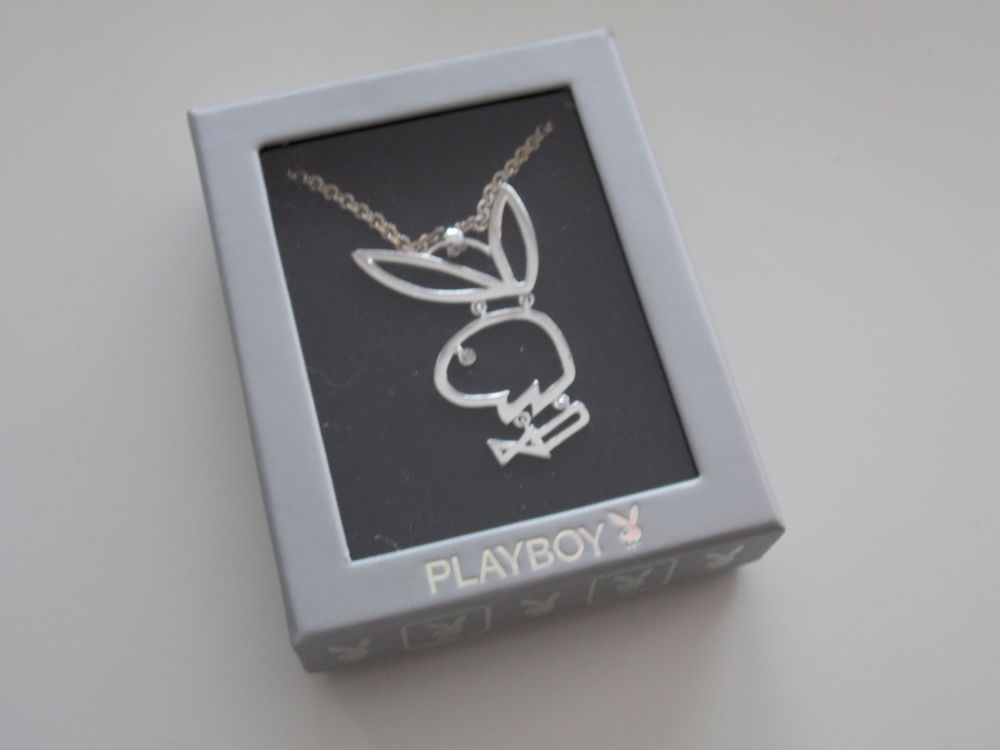 Collier Playboy bunny original Bijoux et montres