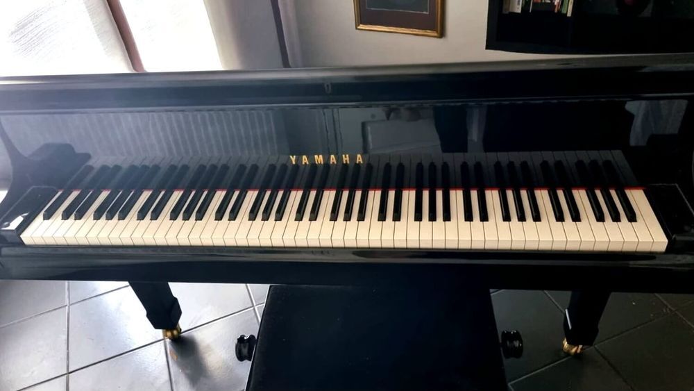 PIANO &frac14; DE QUEUE YAMAHA C2 NOIR LAQUE Instruments de musique
