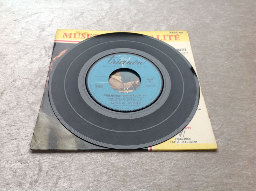 RAYMOND BOISSERIE MUSETTE DISQUE &Eacute;TAT NEUF CD et vinyles