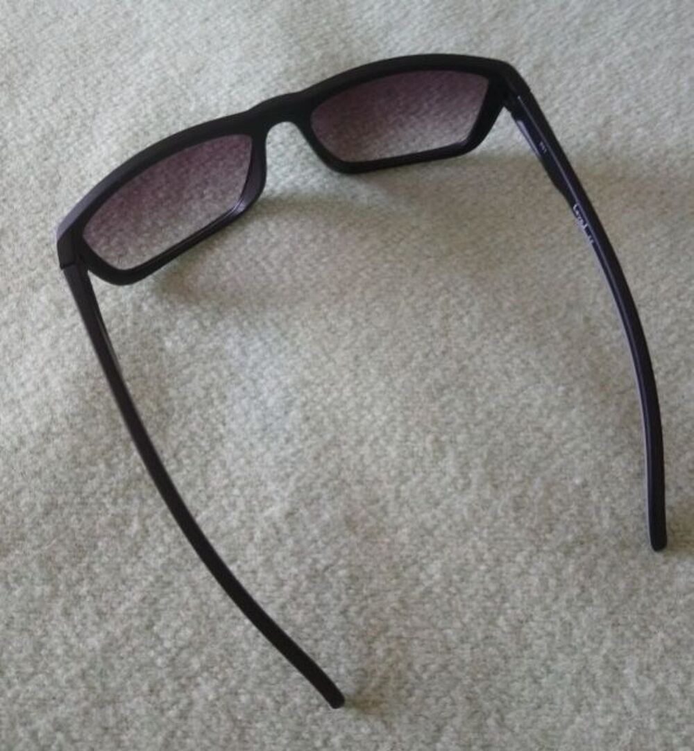 Lunette de soleil Bijoux et montres