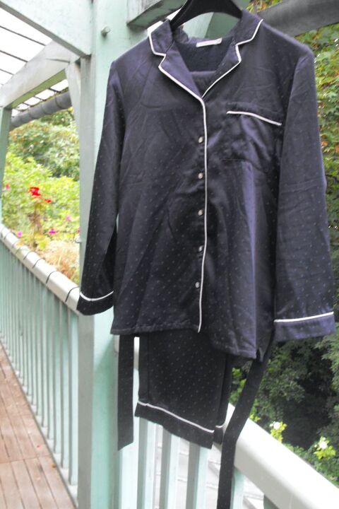 Pyjama satin neuf 0 Paris 15 (75)