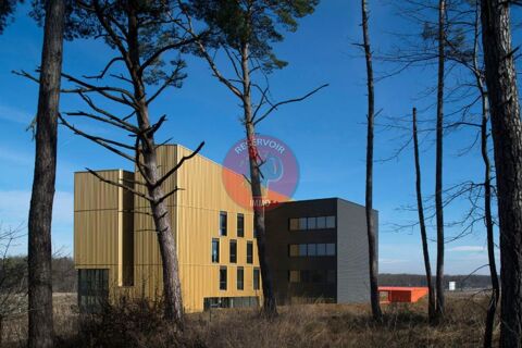 Situ&eacute; dans la zone d'activit&eacute; Les Auxons proche de la... 203212 25000 Besan�on