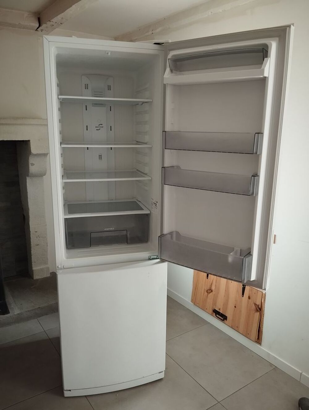 Frigo et cong&eacute;lateur Daewoo
Frigo
Electroménager