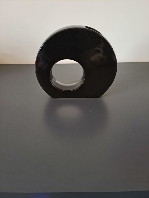 Vase noir en cramique 13 Toucy (89)