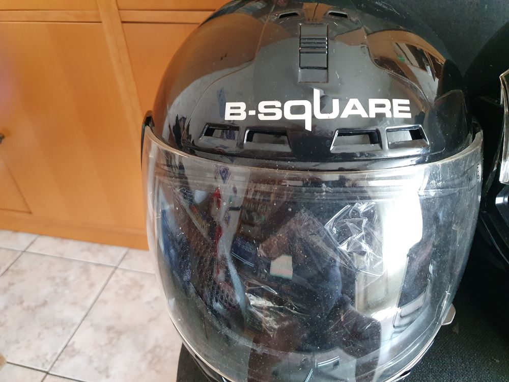 2 CASQUES INTEGRAUX pour motos Vêtements