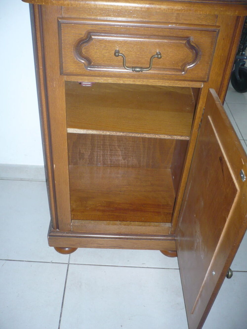 PETIT MEUBLE BAS EN BOIS Meubles