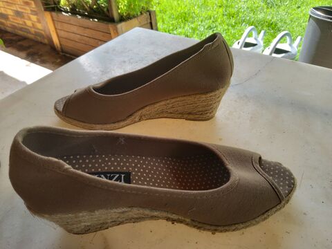 Chaussures en toile 10 Champignelles (89)