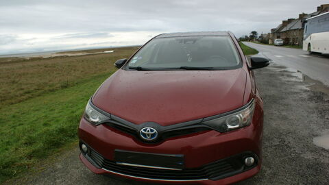 Toyota Auris Hybride 136h Collection 2017 occasion Hirel 35120