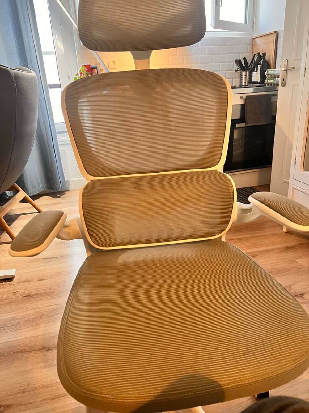 Chaise de bureau ergonomique TRALT €" comme neuve Meubles