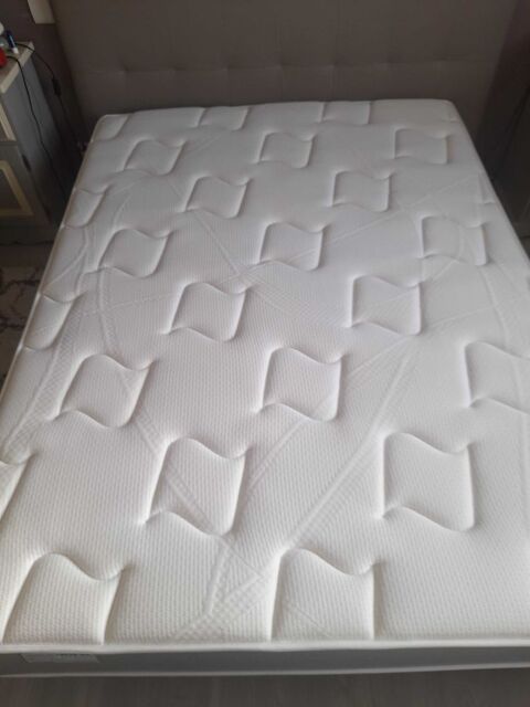 Matelas 140x190x20 Saint-Jean-de-Monts (85)