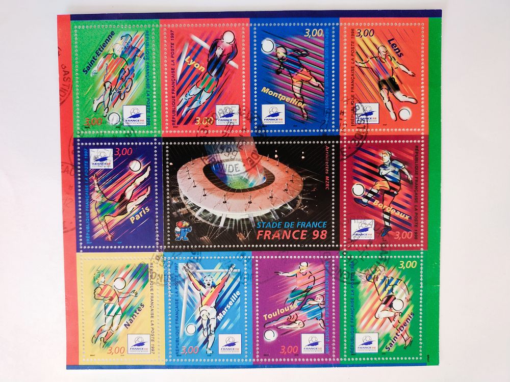 BLOC DE TIMBRE-POSTE OBLITERER DE LA FRANCE 