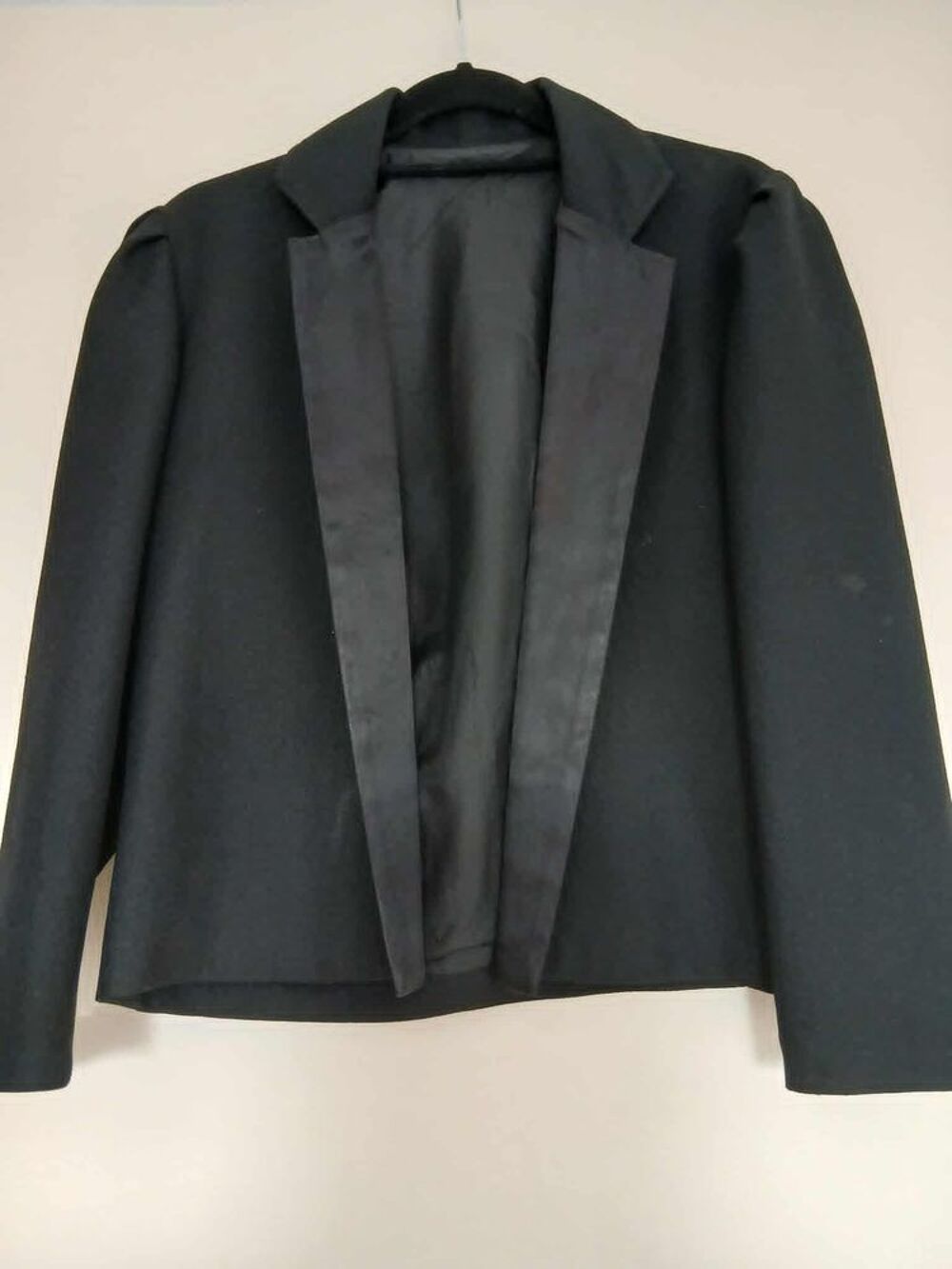  Veste spencer manches longues noire col satin noir N&deg;1420 V�tements