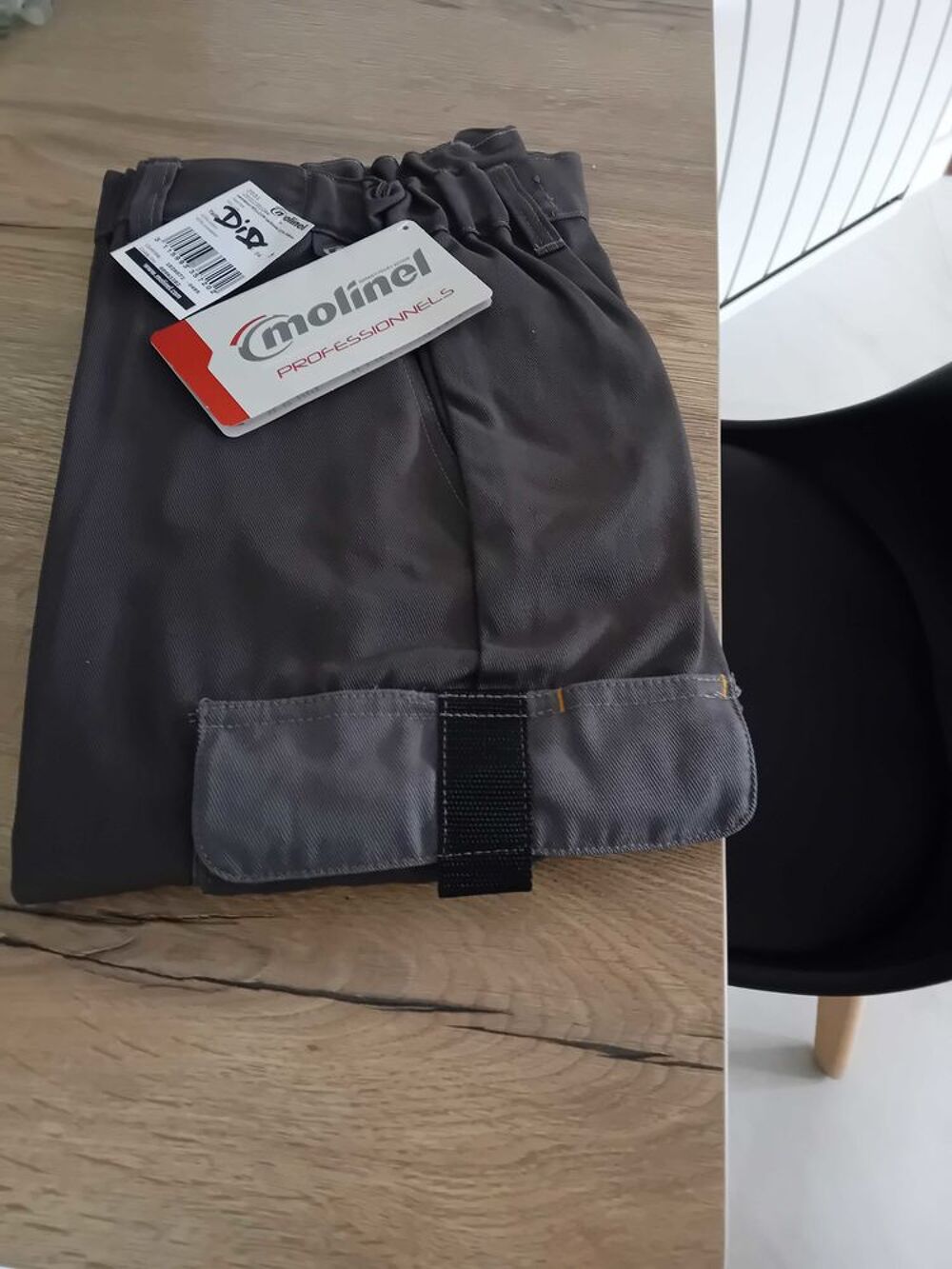 deux pantalons de travail Vêtements