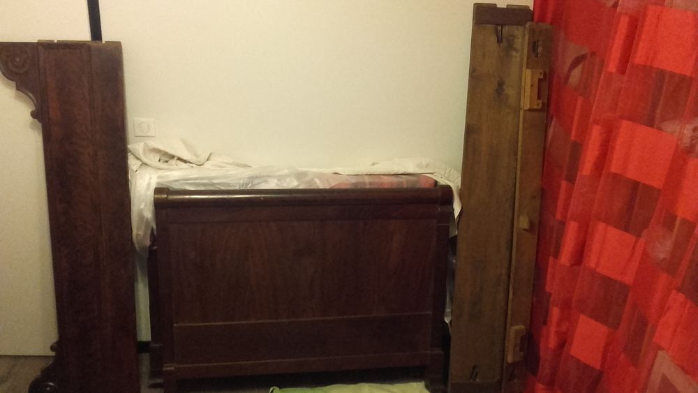 Lit de coin ancien + matelas et sommier Meubles