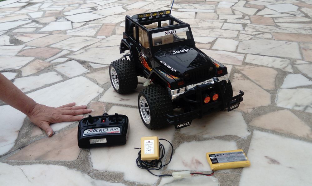 
Voiture Radiocommand&eacute;e Jeep Wrangler - Nikko 
Jeux / jouets