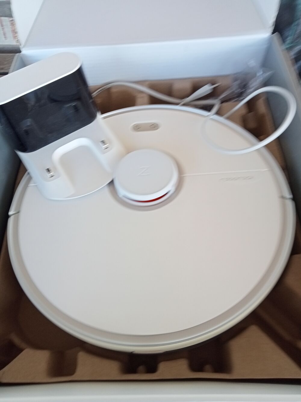 Aspirateur robot Xiaomi neuf Electroménager