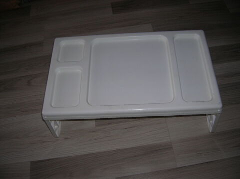 plateau repas,  barre d'appui ,bassin
Reims (51)
