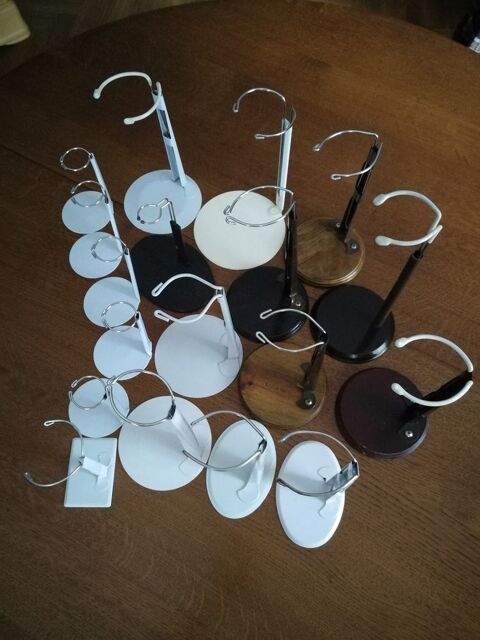 Lot de 18 supports de poup�es Dinard (35)