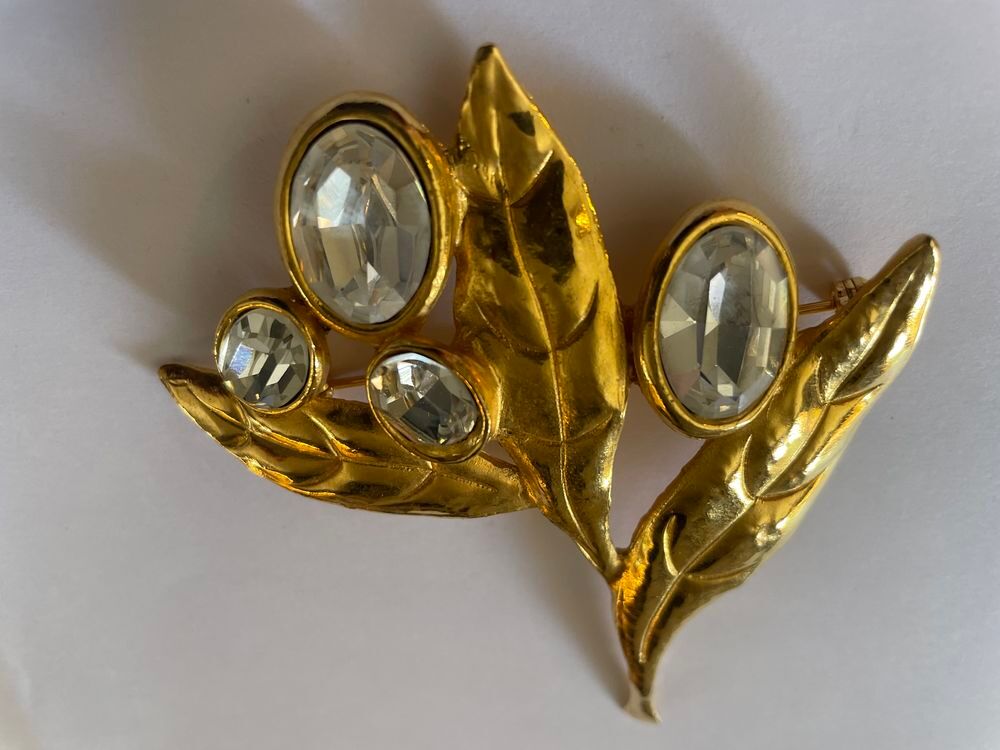 Broche dor&eacute;e feuille d'olivier strass crystal Ines Fressange Bijoux et montres