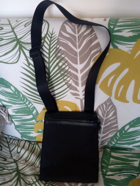 89€ SAC PORTE TRAVERS GAMME NEO Saint-Laurent-du-Var (06)