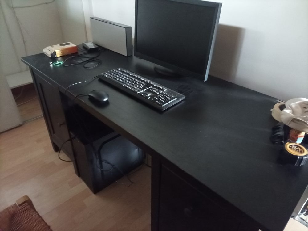 Bureau Ordinateur avec tiroirs 
cause d&eacute;m&eacute;nagement Meubles