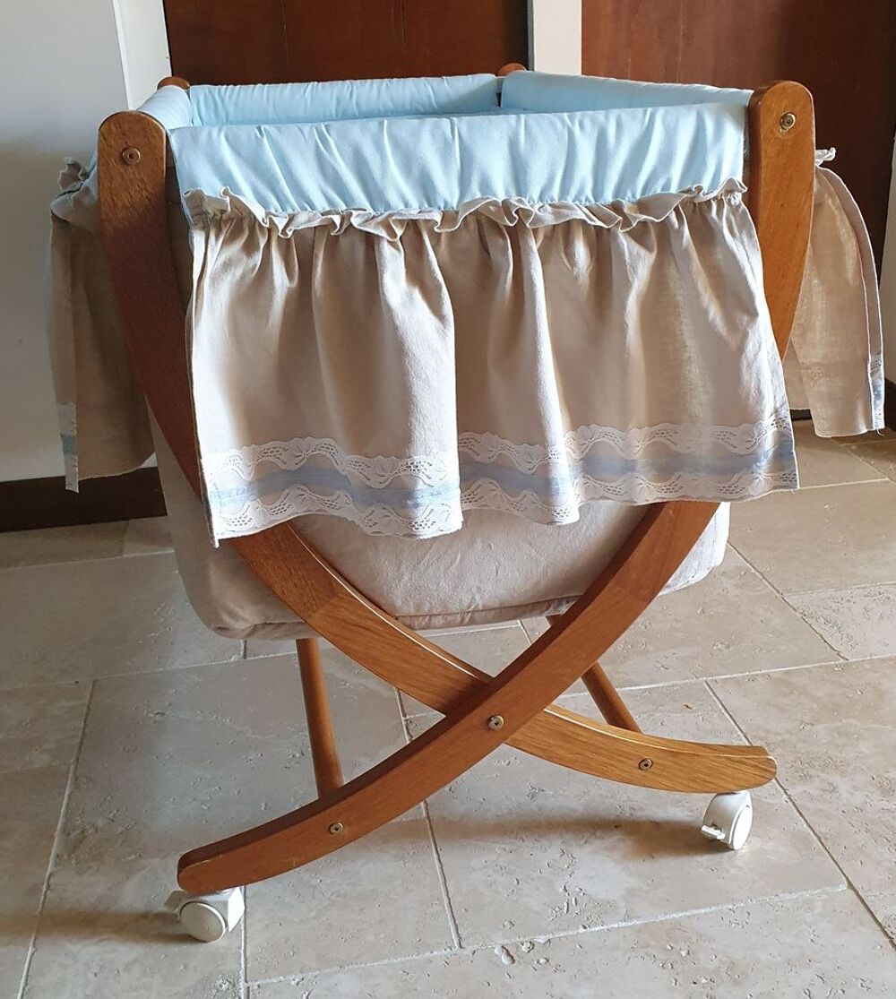 BERCEAU ENFANT EN BOIS SUR ROULETTES PLIABLE ET DEMONTABLE Puriculture