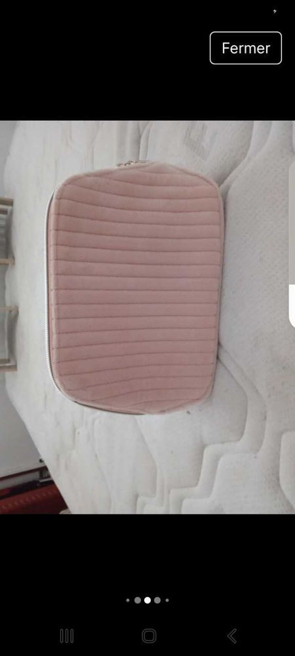 sacoche maquillage guerlain couleur rose / p&ecirc;che Maroquinerie