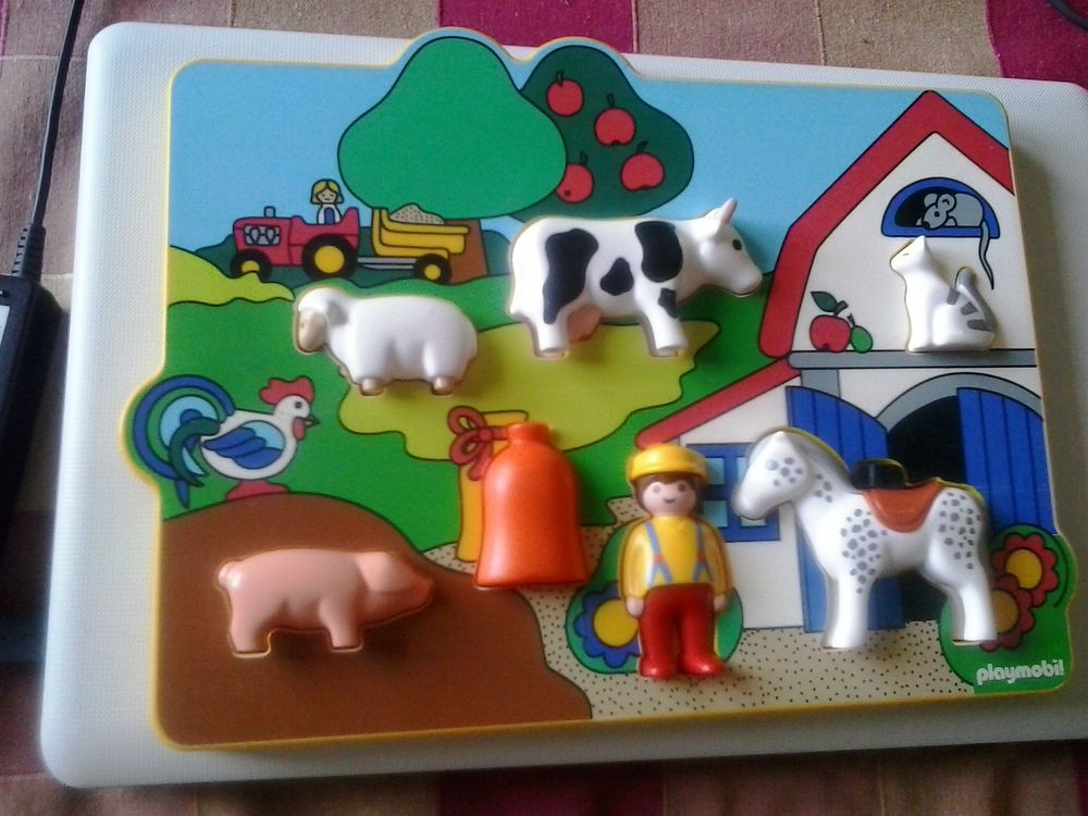 un puzzle Playmobil b&eacute;b&eacute; Jeux / jouets
